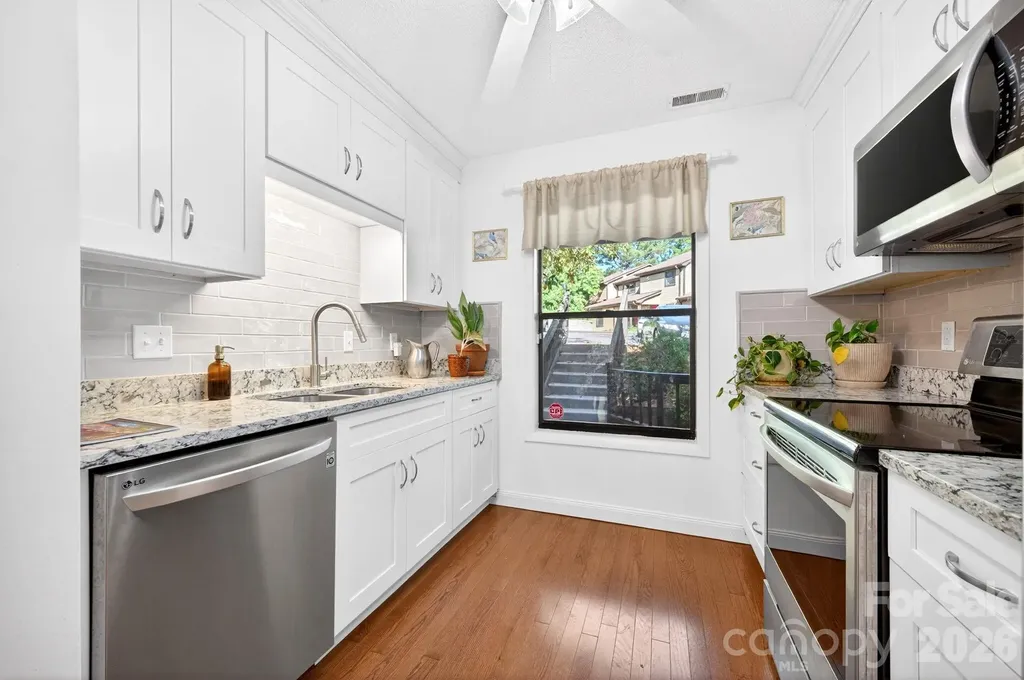 16 Spears Avenue Asheville NC 28801