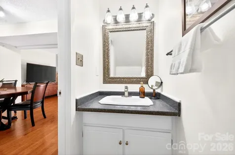 16 Spears Avenue Asheville NC 28801