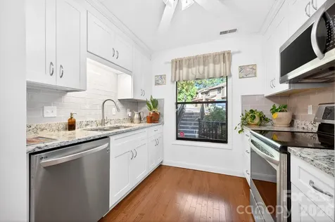 16 Spears Avenue Asheville NC 28801