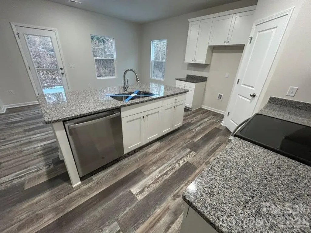 5155 Mark Drive NE Hickory NC 28601