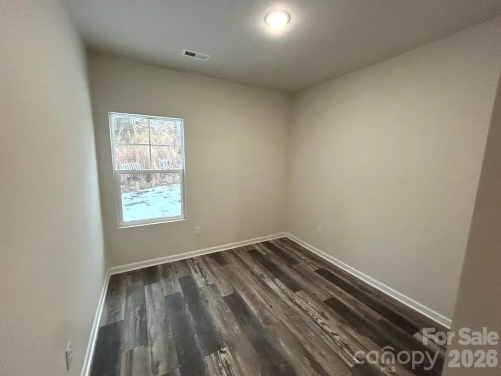 5155 Mark Drive NE Hickory NC 28601