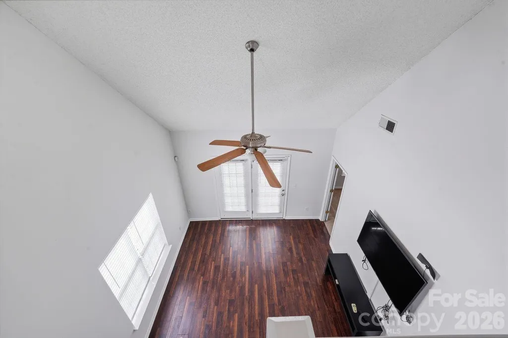8221 Christmas Court Charlotte NC 28216