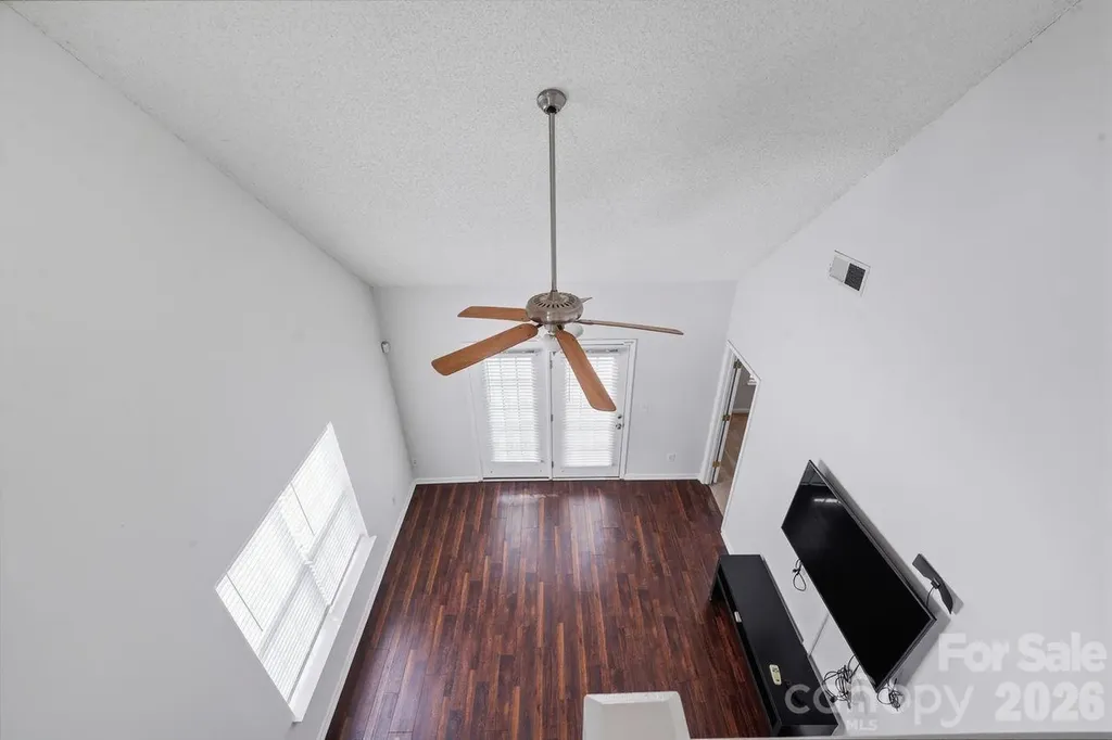 8221 Christmas Court Charlotte NC 28216