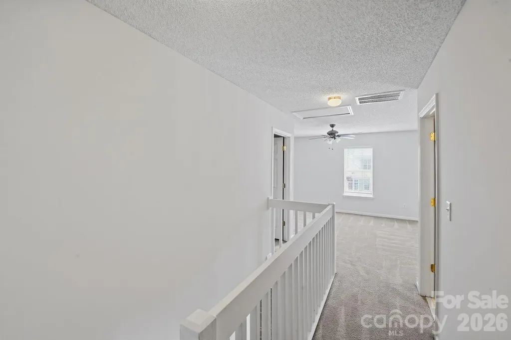 8221 Christmas Court Charlotte NC 28216