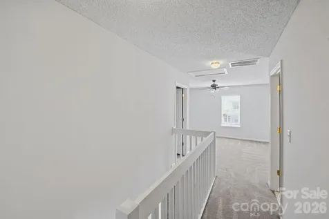 8221 Christmas Court Charlotte NC 28216