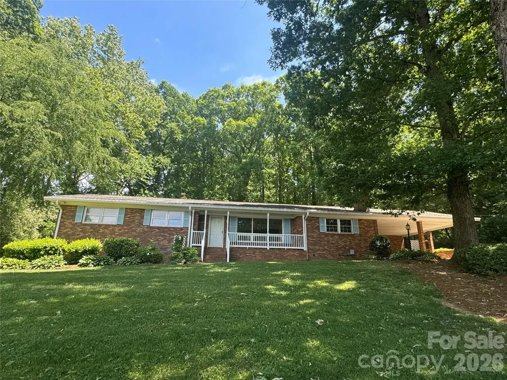 1023 Autumn Lane New London NC 28127