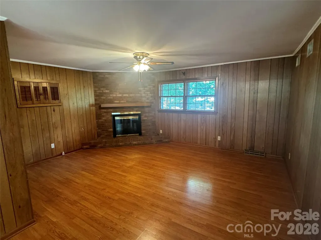 1023 Autumn Lane New London NC 28127