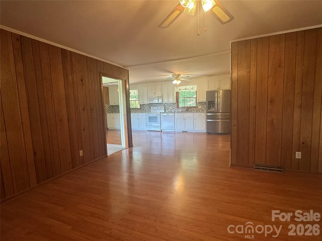 1023 Autumn Lane New London NC 28127