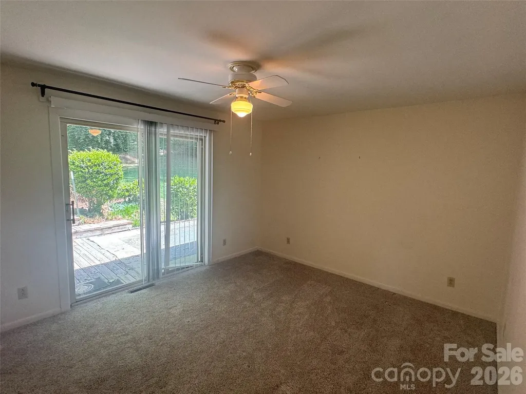 1023 Autumn Lane New London NC 28127