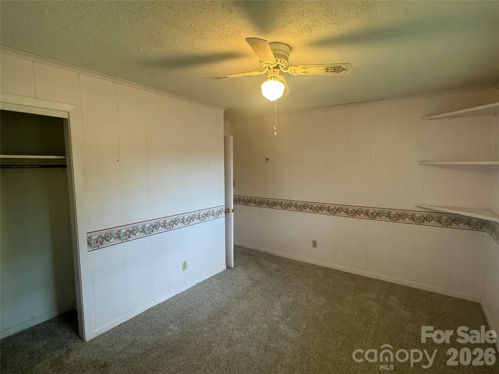 1023 Autumn Lane New London NC 28127