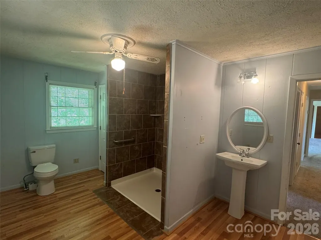 1023 Autumn Lane New London NC 28127