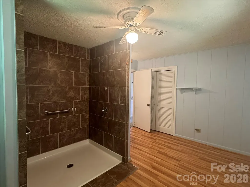 1023 Autumn Lane New London NC 28127