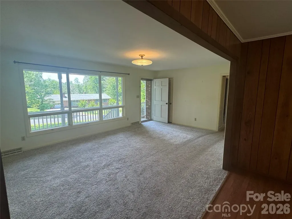 1023 Autumn Lane New London NC 28127