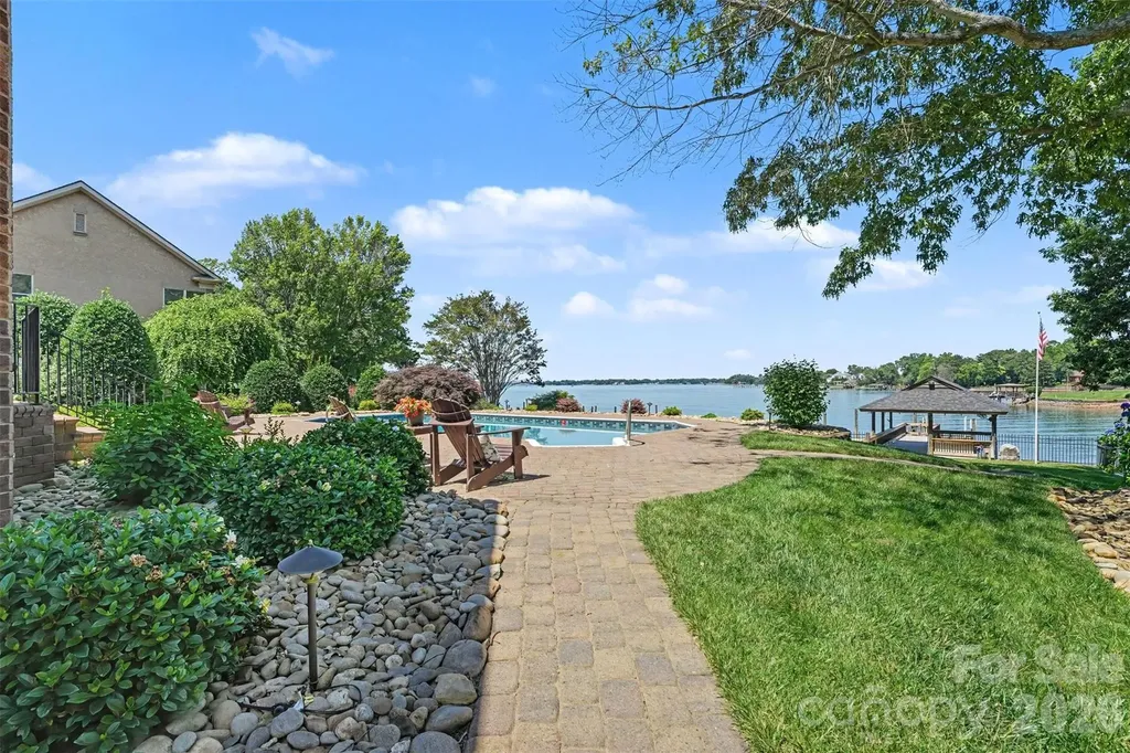 20410 Island Forest Drive Cornelius NC 28031