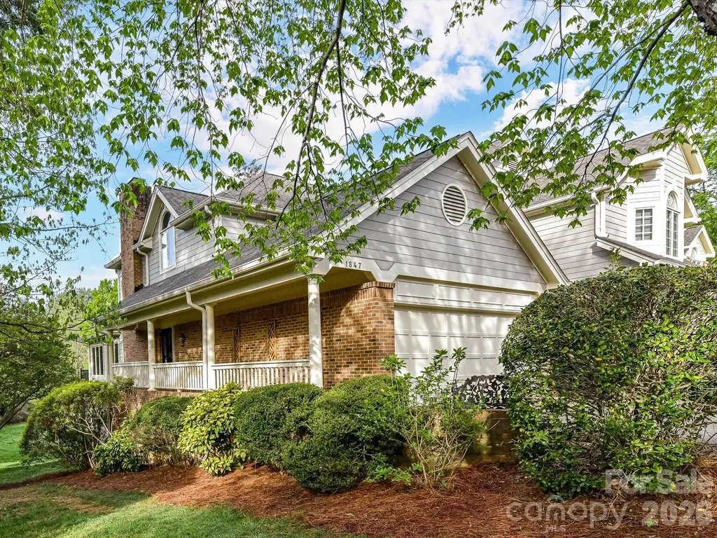 1847 Meadowood Lane Charlotte NC 28211