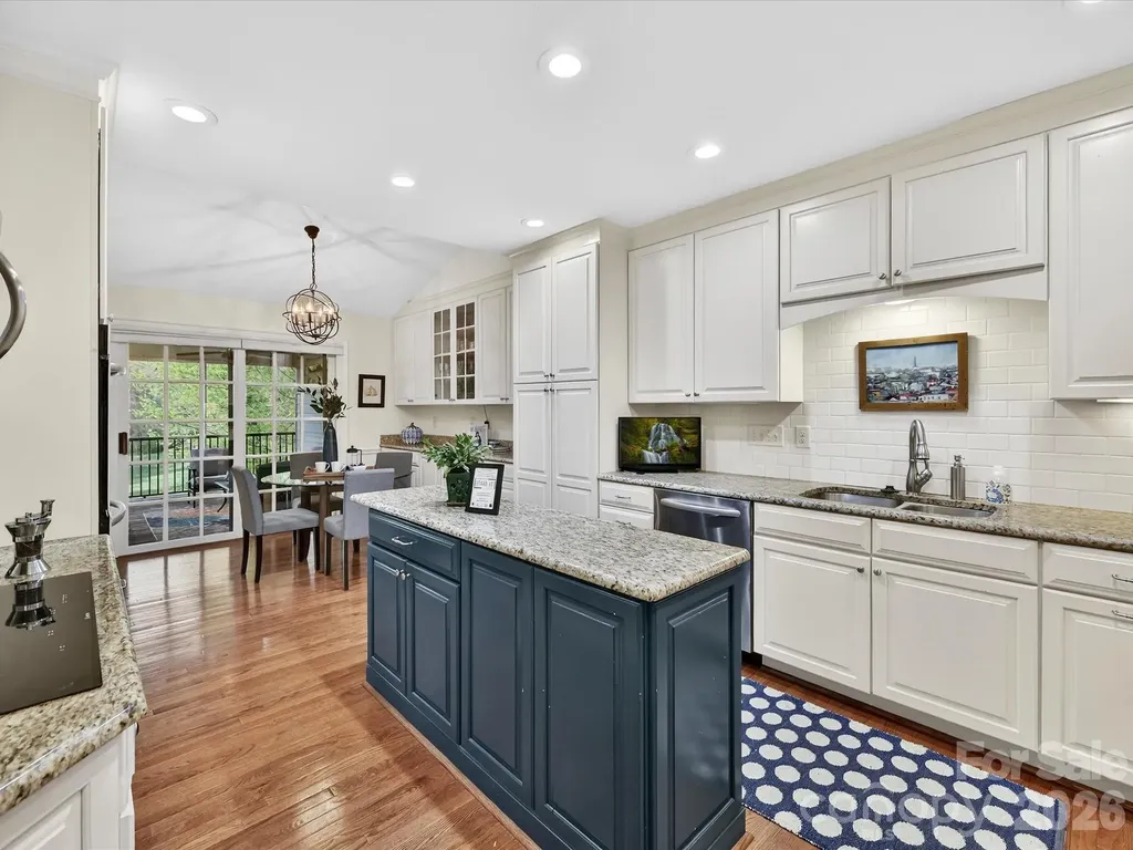 1847 Meadowood Lane Charlotte NC 28211