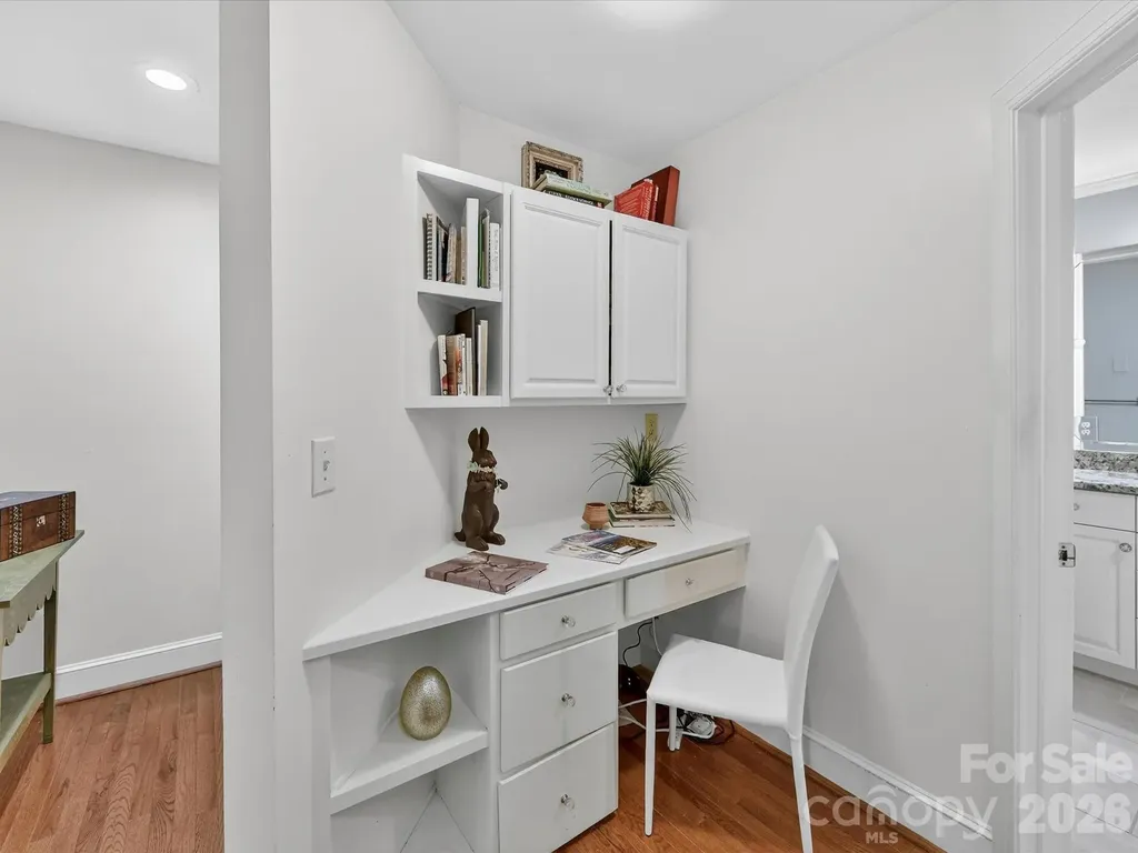 1847 Meadowood Lane Charlotte NC 28211