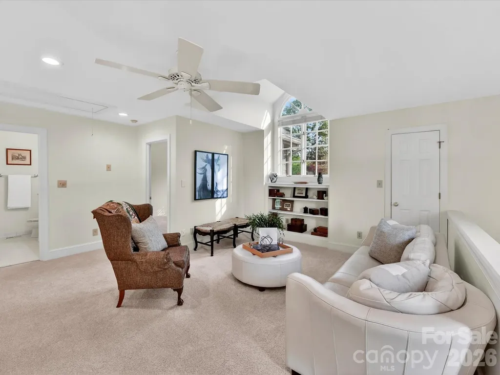 1847 Meadowood Lane Charlotte NC 28211