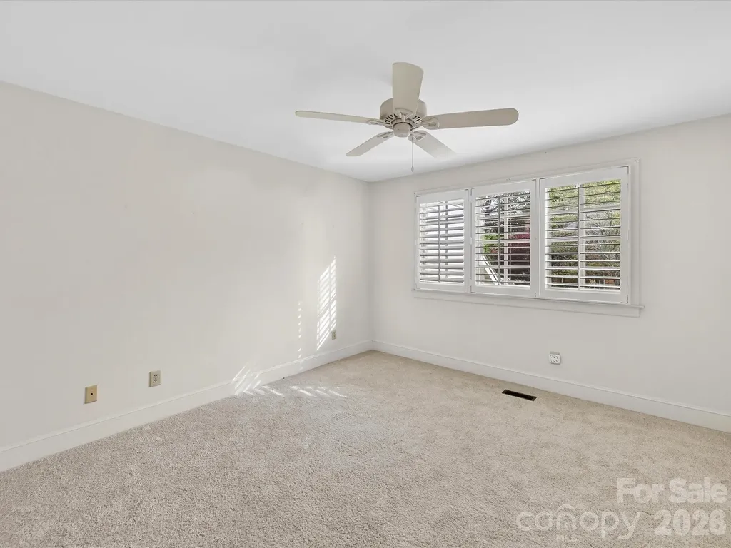 1847 Meadowood Lane Charlotte NC 28211