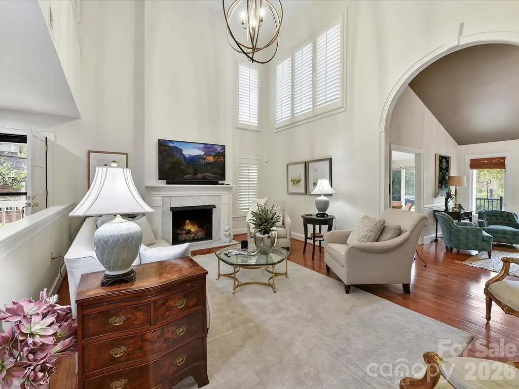 1847 Meadowood Lane Charlotte NC 28211