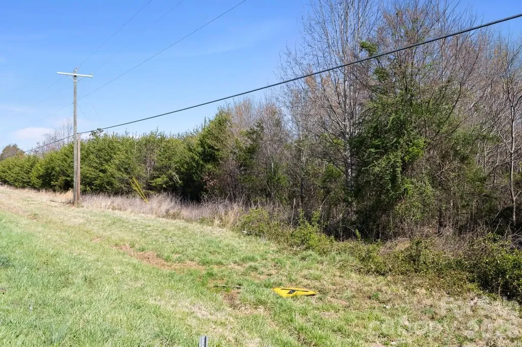 879 E Memorial Highway Harmony NC 28634