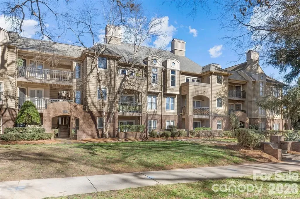1109 E Morehead Street Charlotte NC 28204