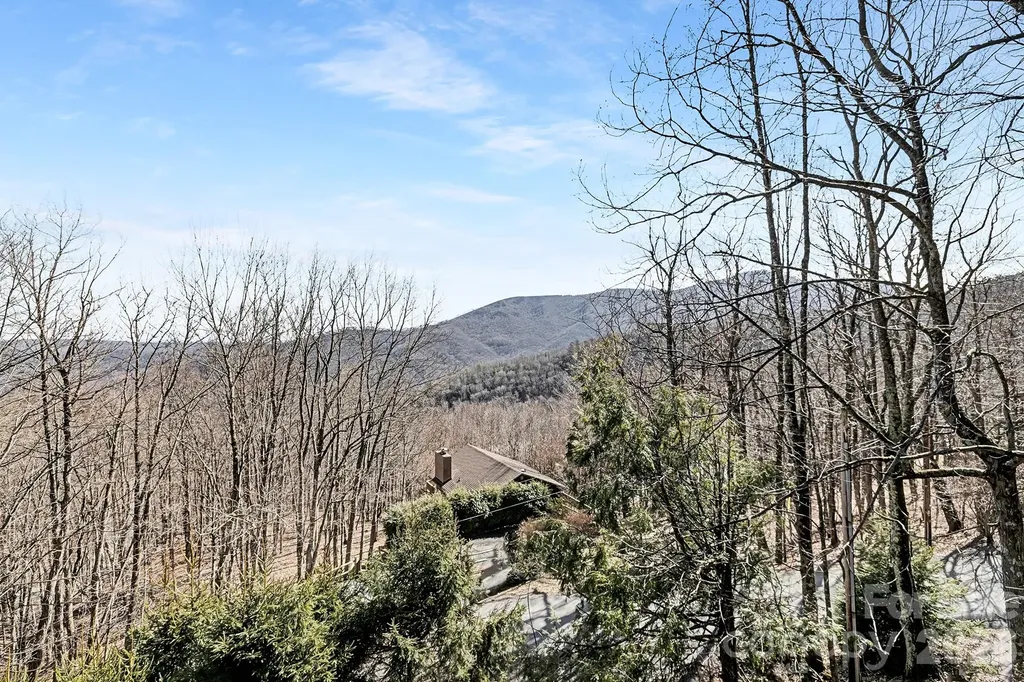 556/558 Thorncliff Drive Seven Devils NC 28604