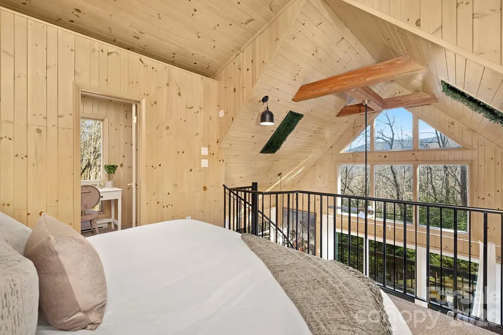 556/558 Thorncliff Drive Seven Devils NC 28604