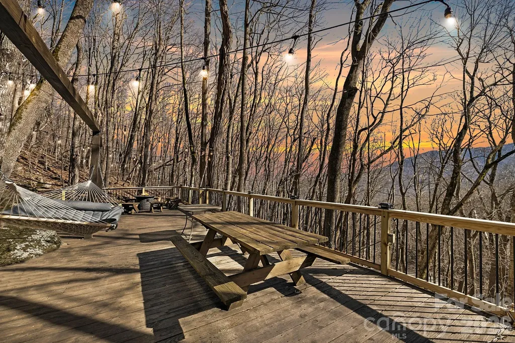 556/558 Thorncliff Drive Seven Devils NC 28604