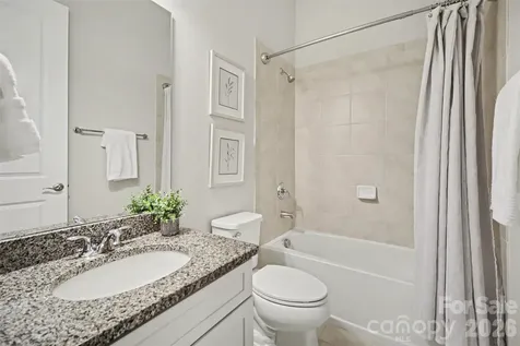 15828 Vale Ridge Drive Charlotte NC 28278