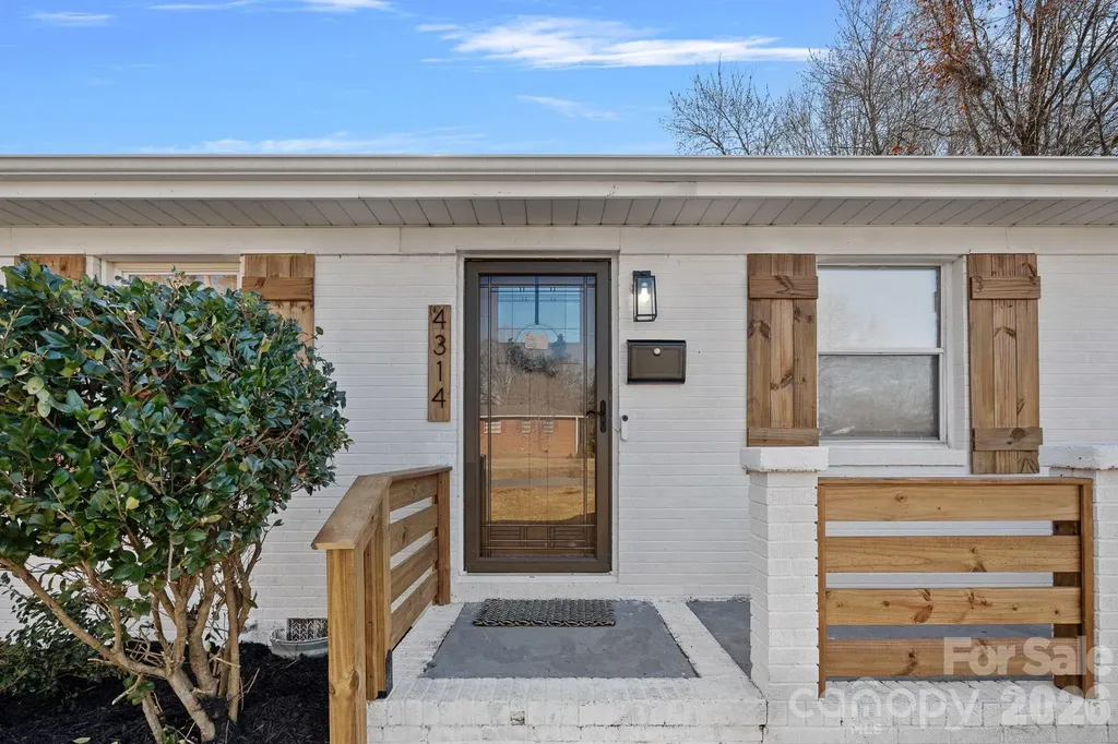 4314 Oak Forest Drive Charlotte NC 28215