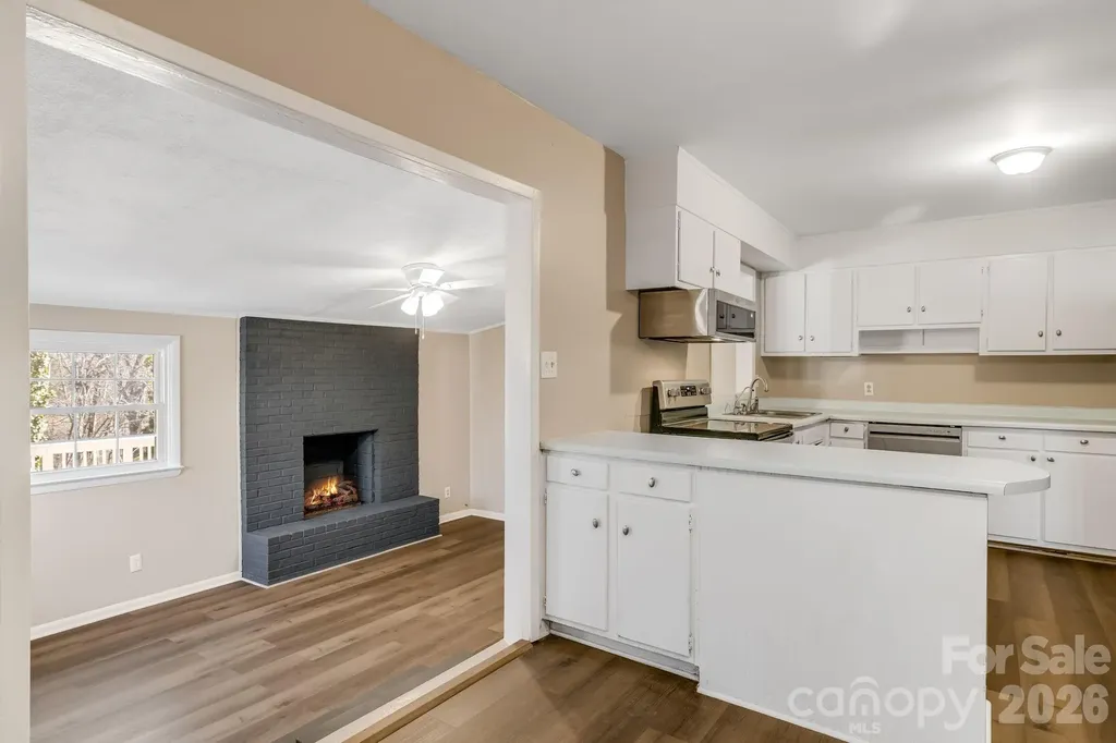 64 Pleasant Ridge Drive Asheville NC 28805
