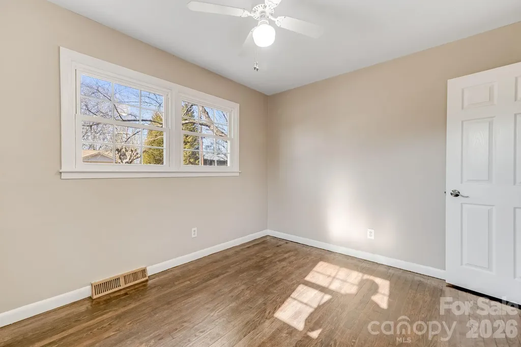 64 Pleasant Ridge Drive Asheville NC 28805