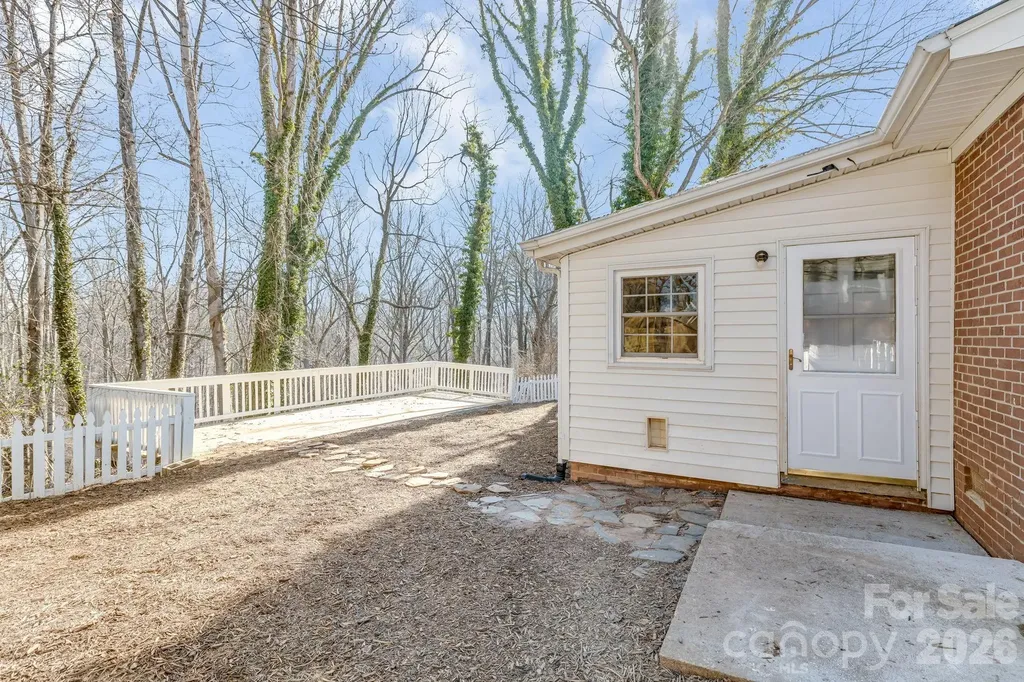 64 Pleasant Ridge Drive Asheville NC 28805