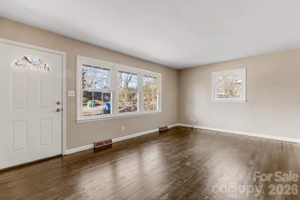 64 Pleasant Ridge Drive Asheville NC 28805
