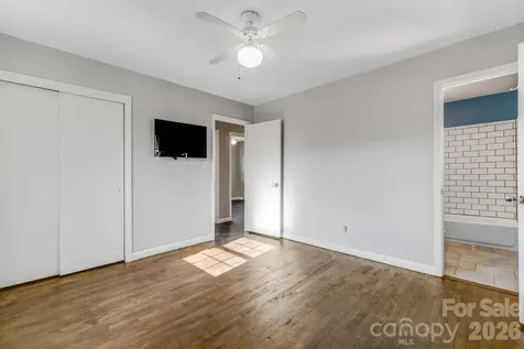 64 Pleasant Ridge Drive Asheville NC 28805
