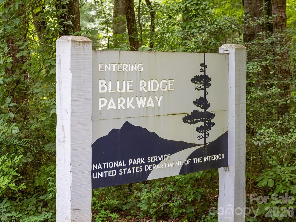 9999 Cedar Hill Drive Asheville NC 28803
