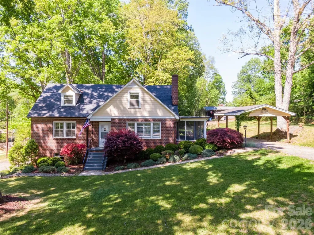 216 31st Avenue NW Hickory NC 28601