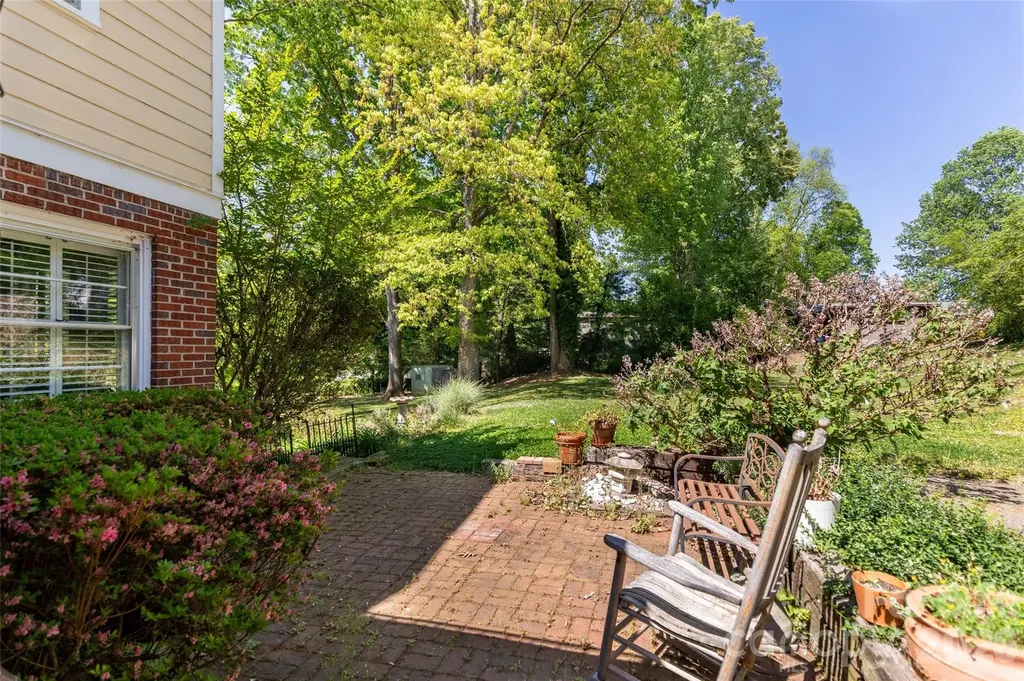 216 31st Avenue NW Hickory NC 28601