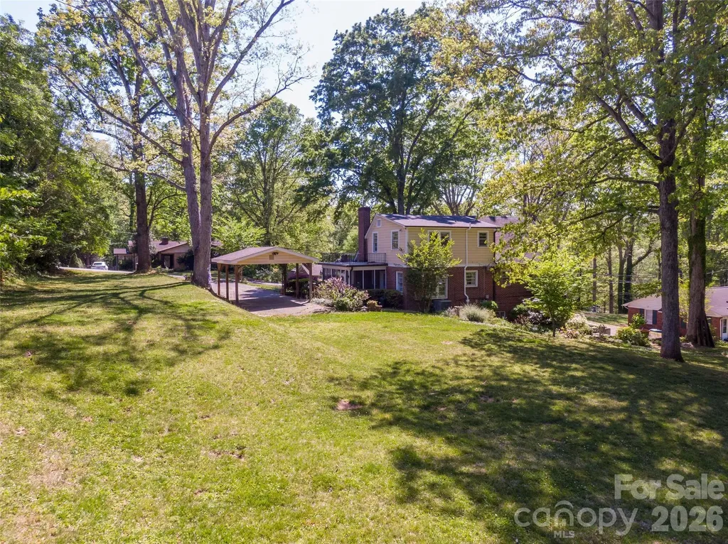 216 31st Avenue NW Hickory NC 28601