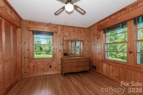 216 31st Avenue NW Hickory NC 28601