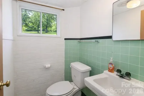 216 31st Avenue NW Hickory NC 28601