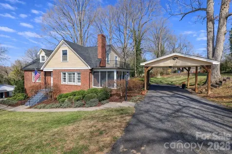 216 31st Avenue NW Hickory NC 28601