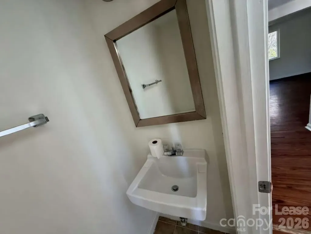 9432 Lexington Circle Charlotte NC 28213