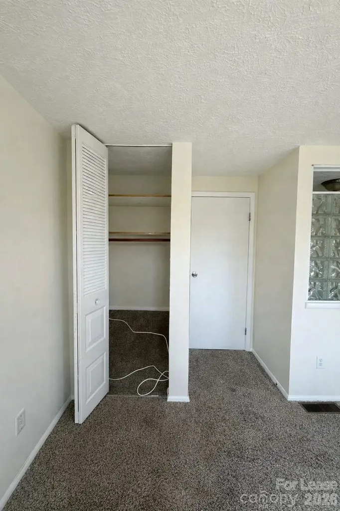 9432 Lexington Circle Charlotte NC 28213