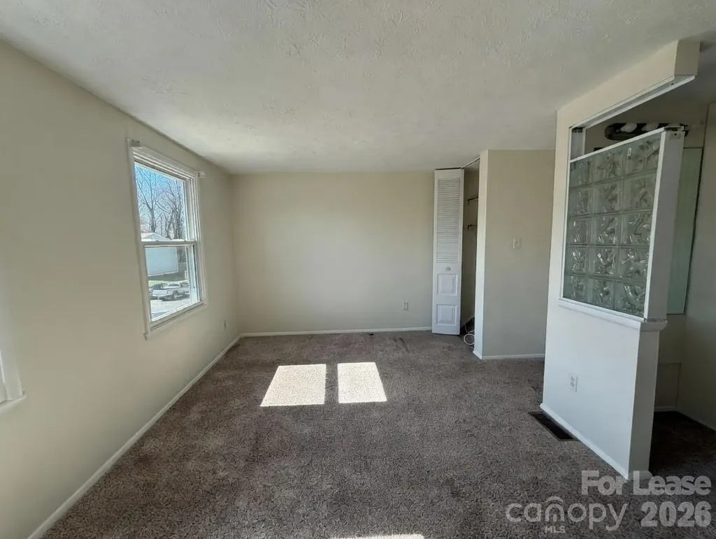 9432 Lexington Circle Charlotte NC 28213
