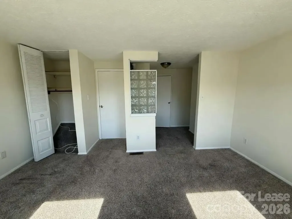 9432 Lexington Circle Charlotte NC 28213