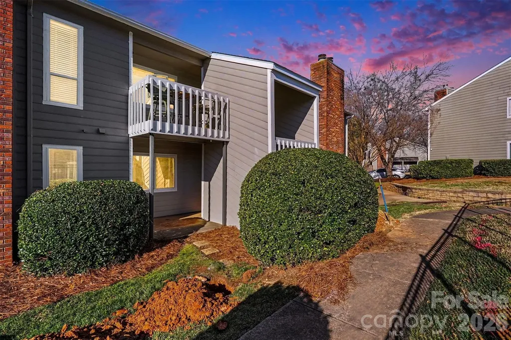 6148 Heath Ridge Court Charlotte NC 28210
