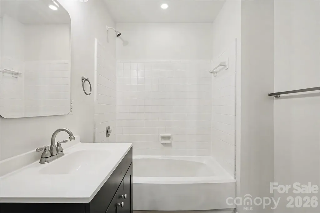 6148 Heath Ridge Court Charlotte NC 28210