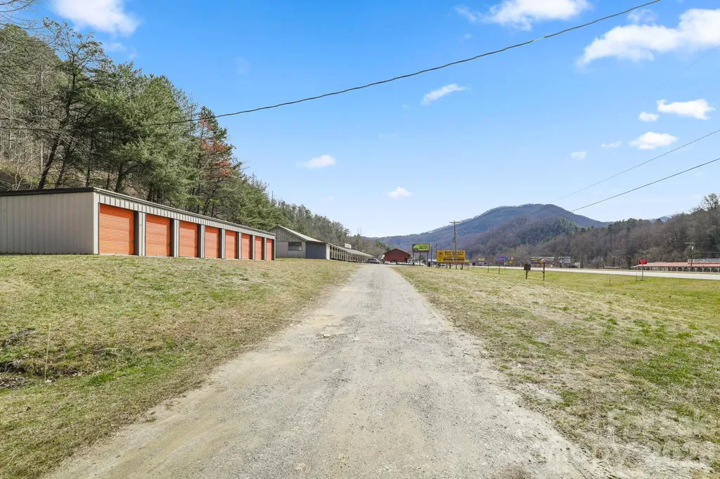 5262-5264 Us 74 Highway W Whittier NC 28789